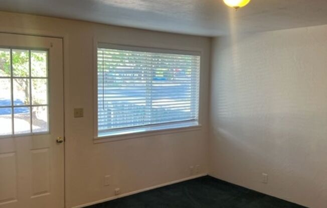 2 beds, 1 bath, 875 sqft, $1,450, Unit 907