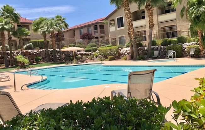 Beautiful 2Bed/2Bath Condo located in Henderson's Mission Ridge gated Community