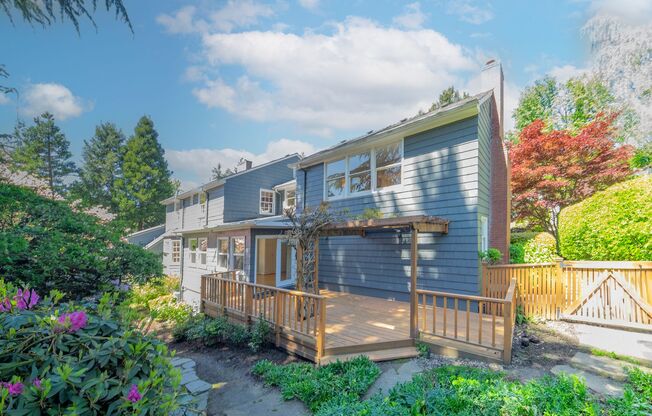 Enchanting Portland Heights 5BD House: Your Dream Home with a Garden View