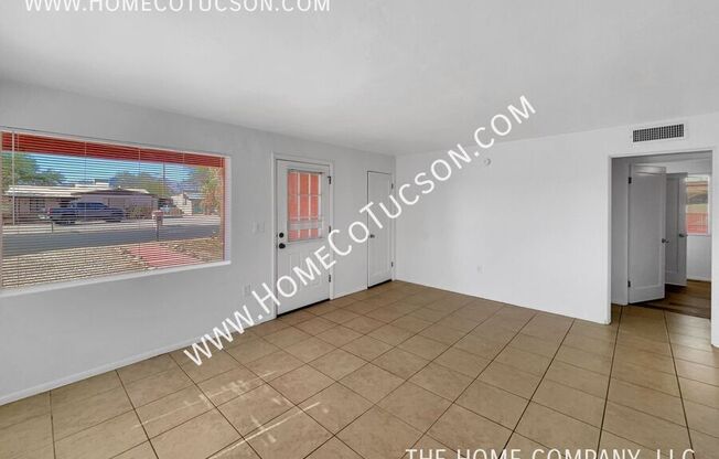 3332 E 28 ST