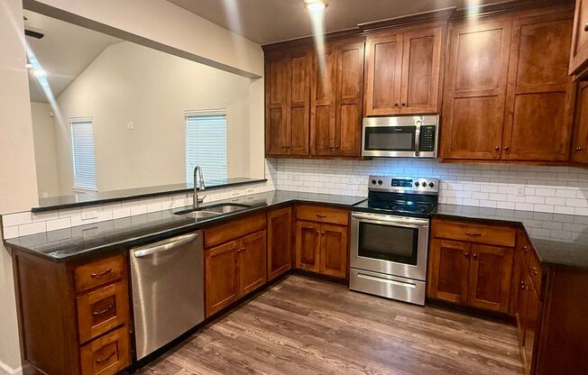 Beautiful 2 Bed 2 Bath! $500 Off First Full Month