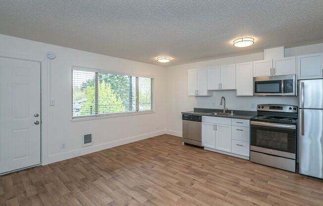1 bed, 1 bath, 420 sqft, $1,299, Unit 31