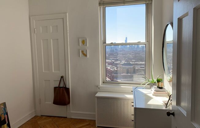 1 bed, 1 bath, $2,100, Unit 1403A