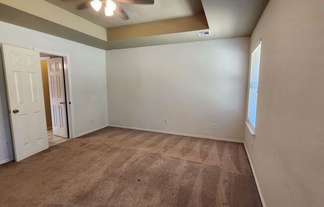 3 beds, 2 baths, $1,600