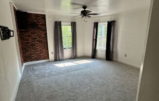 2 beds, 1 bath, $1,295