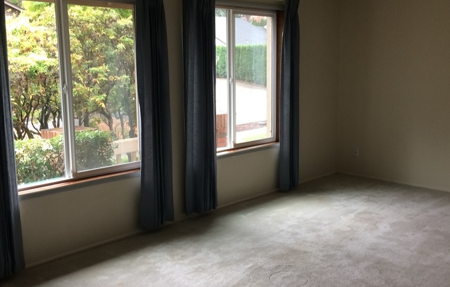 2 beds, 1 bath, 1,100 sqft, $1,550, Unit 2210