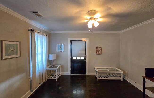 2 bedroom 1 bath remodeled cottage home in Downtown Pensacola - RENT FURNISHED OR UNFURNISHED!