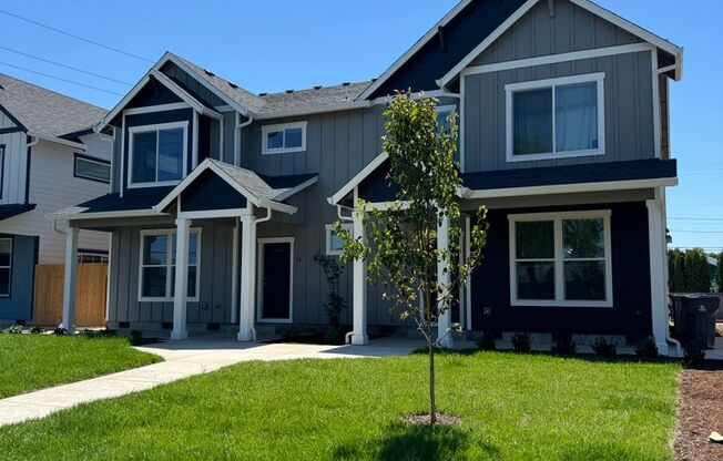 New 4 Bed / 2.5 Bath Duplex! $500 Amazon Gift Card! First 1.5 Month's Rent Is Free!