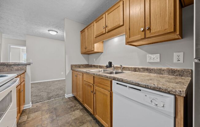 2 beds, 2 baths, 1,000 sqft, $1,147, Unit 421C