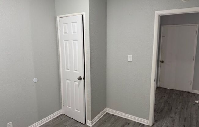 3 beds, 1 bath, 1,075 sqft, $2,495, Unit 2028-A