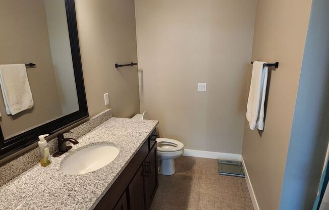 2 beds, 2 baths, 1,161 sqft, $1,795, Unit 124-221