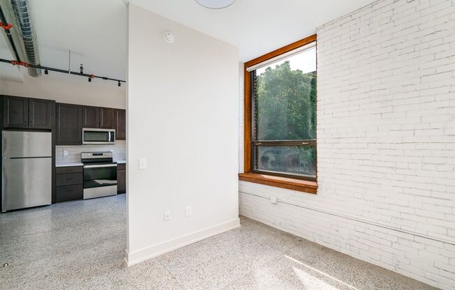 1 bed, 1 bath, $1,200, Unit 875 Michigan Ave Apt. 203