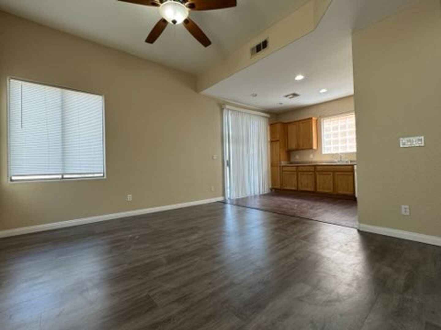 Charming 4 bedroom affordable in North Las Vegas
