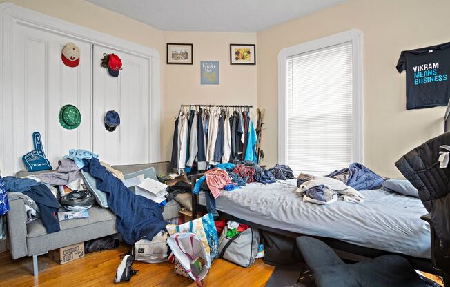 Charming 4 Bedroom-No Broker Fee
