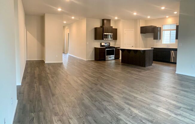 4745 Navigation Avenue NE Salem, OR 97305