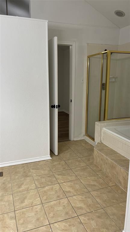8901 CASA DR