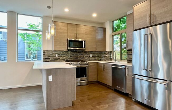Charming Modern Stand-Alone Home in Ballard – Rooftop Deck & Parking Included