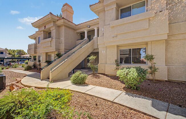 COZY 2 BED 2 BATH CONDO IN HENDERSON!