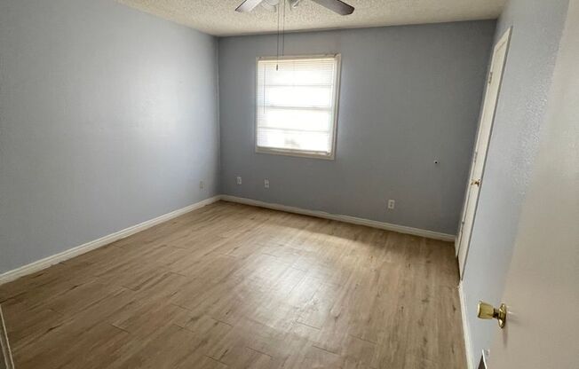 1 bed, 1 bath, 615 sqft, $650, Unit 27