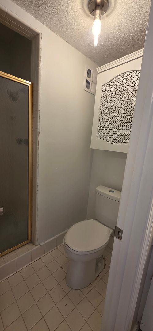 2 beds, 2 baths, 925 sqft, $1,100, Unit 216