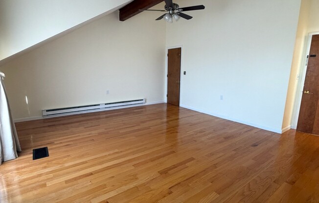 2 beds, 2.5 baths, 1,550 sqft, $2,850, Unit Unit 44