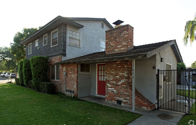 1602 - 1608 Juno Ave