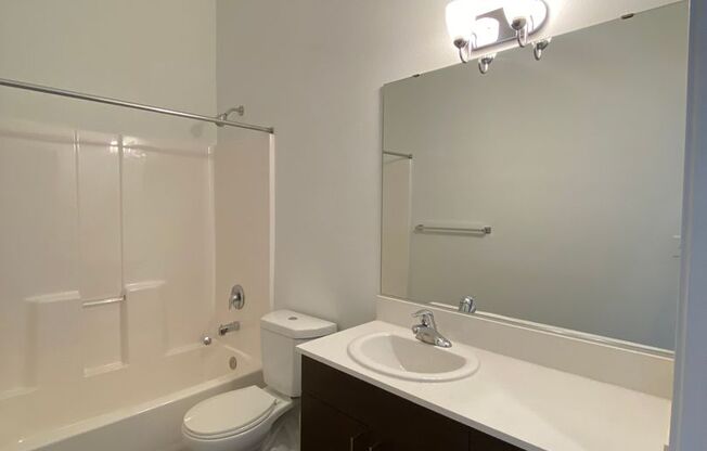 2 beds, 2 baths, 900 sqft, $2,895, Unit 2500-A