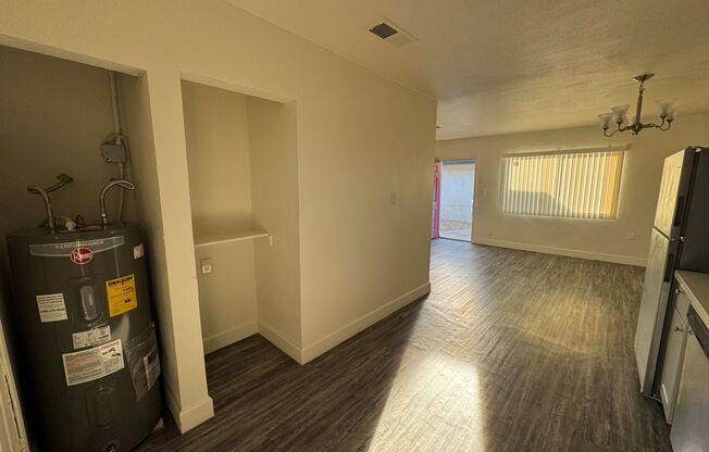 1 bed, 1 bath, 640 sqft, $999, Unit 1401-09