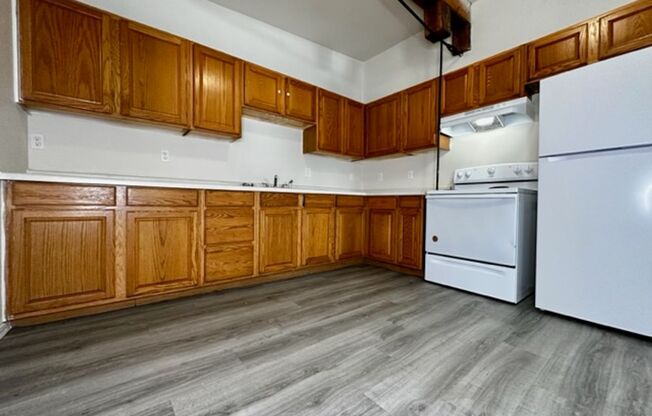 2 beds, 1 bath, 875 sqft, $825