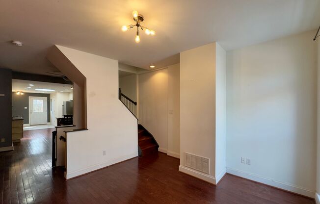 Spacious 3Beds/1Bath and Well-Appointed Home in a Prime Baltimore Location