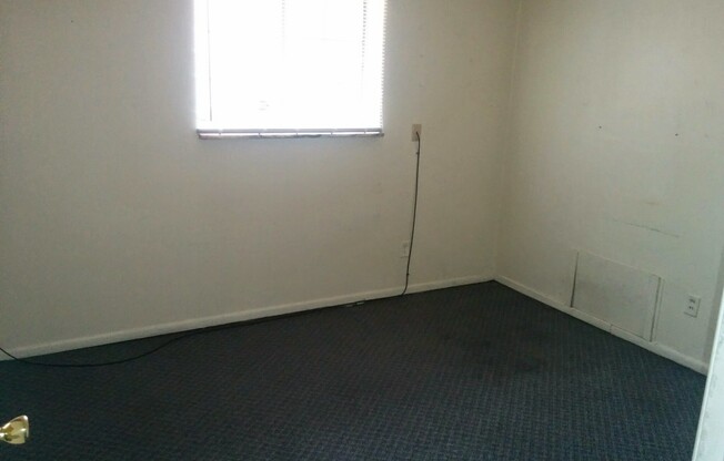 2 beds, 1 bath, 800 sqft, $899, Unit Apt. 08