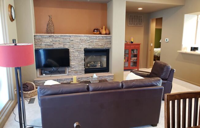 Fully Furnished 2 Bed 2 Bath Entrada Home - Private Hot Tub