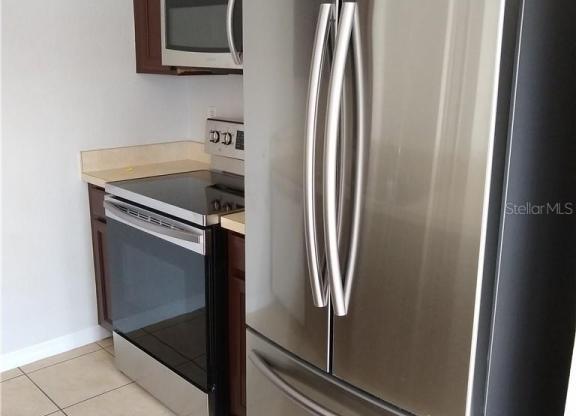 4 beds, 2 baths, 1,424 sqft, $2,000