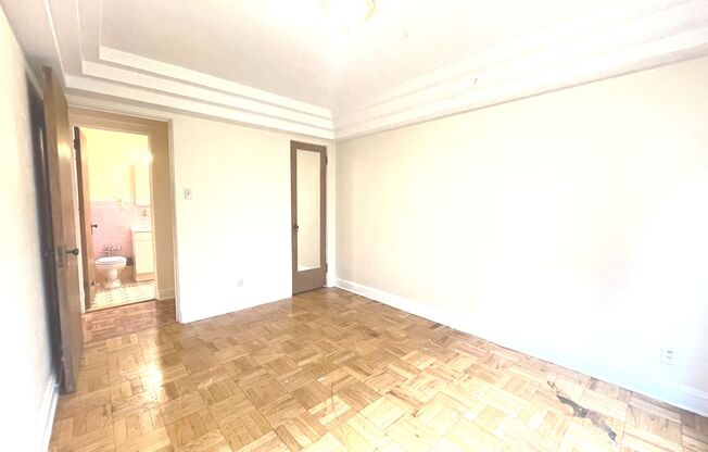1 bed, 1 bath, $1,075, Unit 204