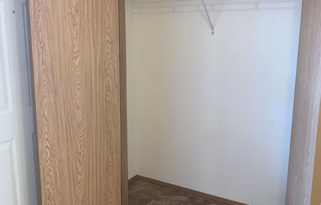 Studio, 1 bath, 468 sqft, $1,300, Unit 655-202