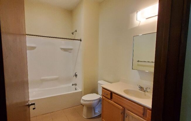 1 bed, 1 bath, 783 sqft, $1,293, Unit 101E