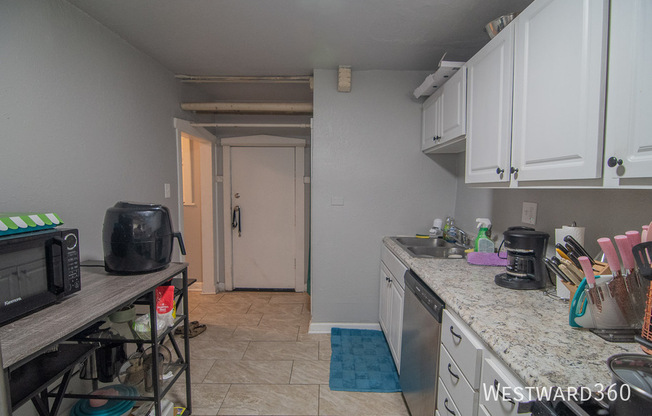 3821 W WRIGHTWOOD