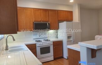 1005 L Ave
