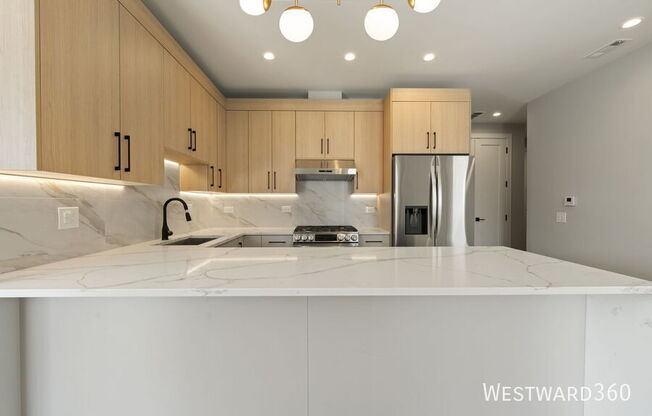 2354 W POLK ST