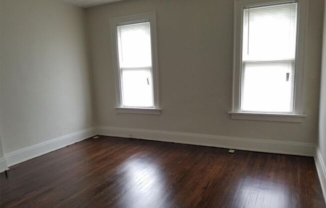 2 beds, 1 bath, $1,325, Unit 1480