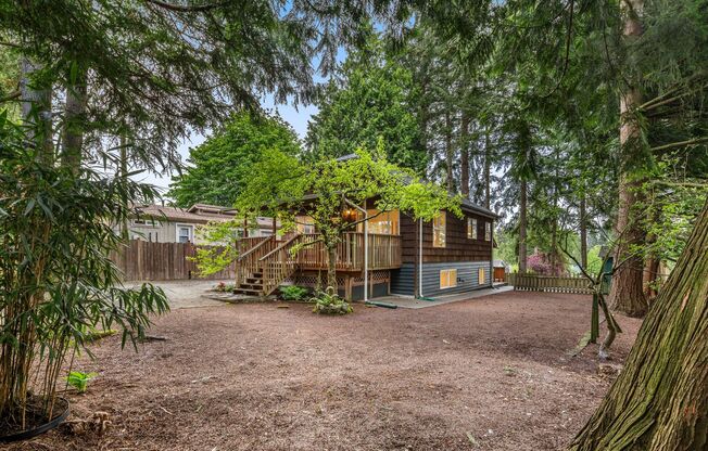 Charming 3 Bed / 1.75 Bath Craftsman-Style Home in Shoreline