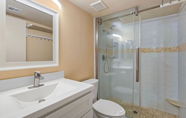 2 beds, 2 baths, $1,650, Unit UNIT 126