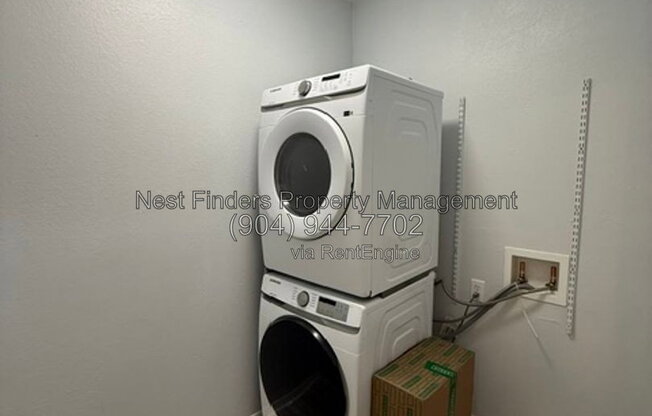 3 beds, 2 baths, 1,355 sqft, $2,000, Unit Apartment 1627
