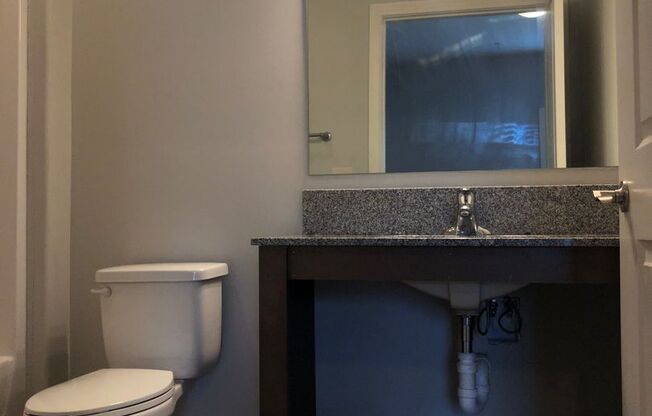 2 beds, 2 baths, 1,074 sqft, $905, Unit 39