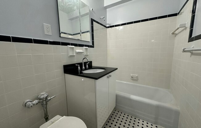 2 beds, 1 bath, $5,750, Unit 2C