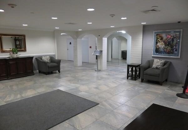 2 beds, 1 bath, 765 sqft, $2,500, Unit 103