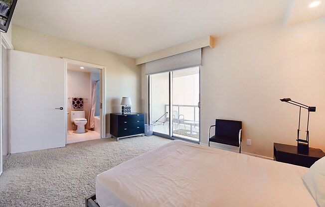2 beds, 2 baths, $3,195, Unit # 2002