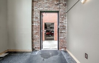 1 bed, 1 bath, 774 sqft, $2,000, Unit B37