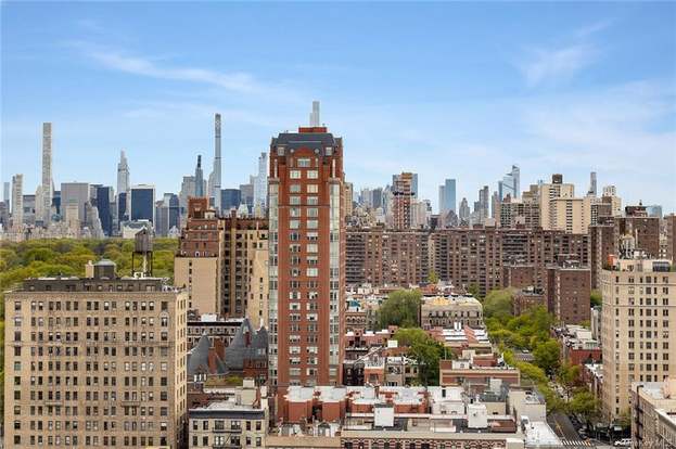 321 W 110 ST