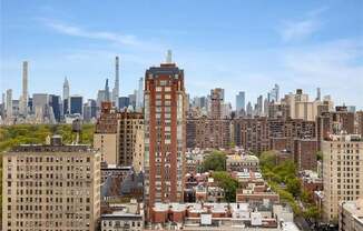 321 W 110 ST